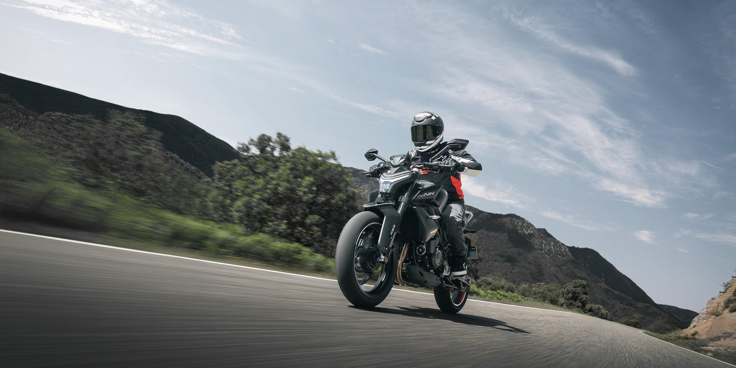 CFMOTO 450NK